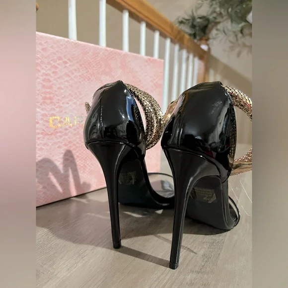 New Cape Robbin Black and Gold Women's Heels - Picture 6 of 8
